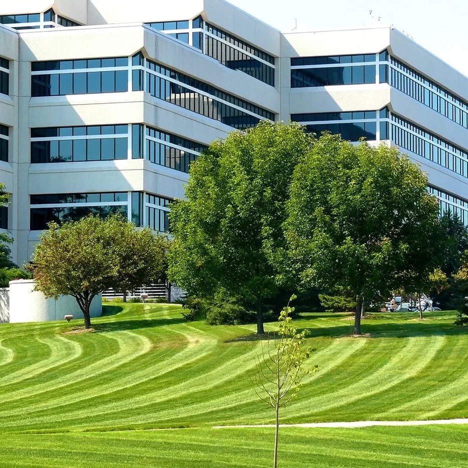 Jackson, MI Commercial Lawn Mowing Service